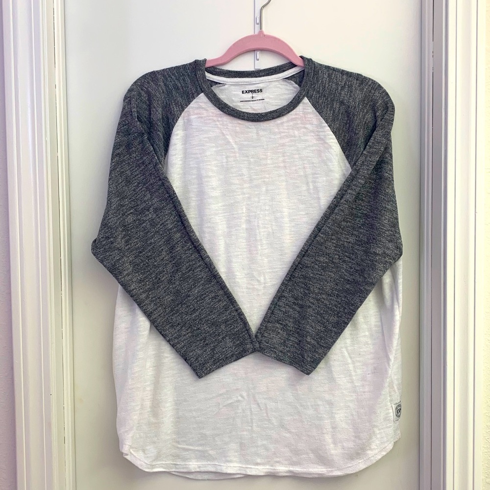 ❌SOLD❌ Express • Men’s 3/4 Sleeve Baseball Shirt